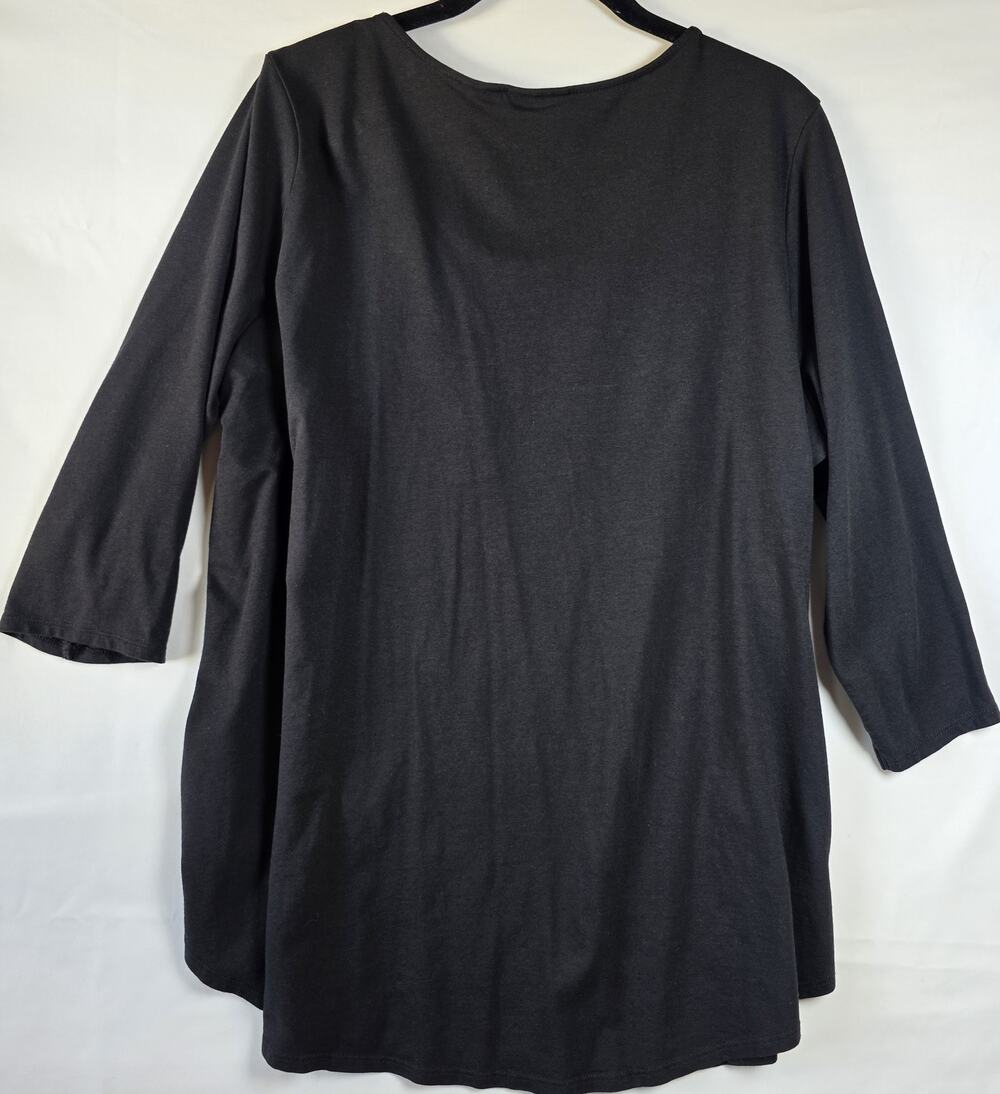 Tahara black 3/4-sleeve tunic top, scoop neckline, relaxed curved hem Size XXL